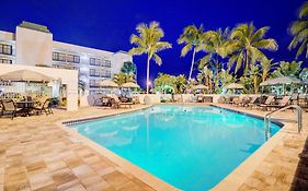 Boca Plaza Hotel And Suites